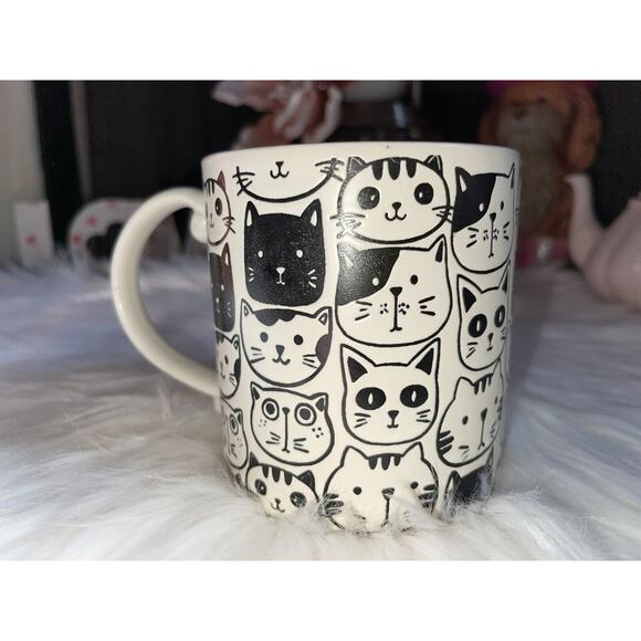 SPECTRUM Kitty Cat Friends Embossed 21oz Mug Cream PINK Hand Painted Cat Faces - Picture 3 of 9